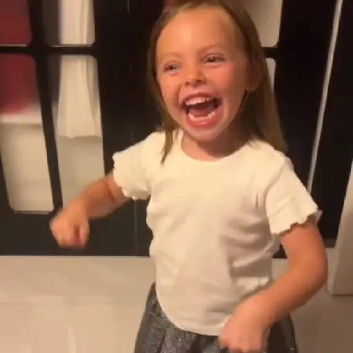 Niña MotoPingüino 🐧🛵 TikTok