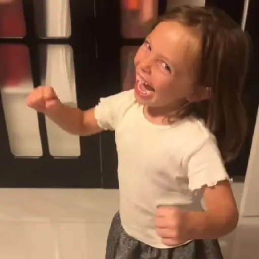 Niña MotoPingüino 🐧🛵 TikTok preview