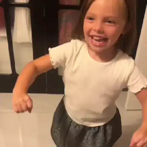 Niña MotoPingüino 🐧🛵 TikTok