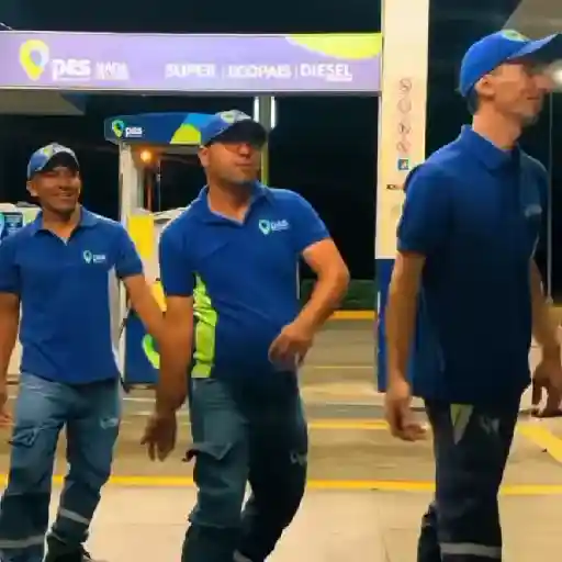 Mueve la pompa 🕺🏻gasolinera⛽
