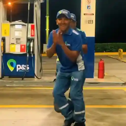 Mueve la pompa 🕺🏻gasolinera⛽