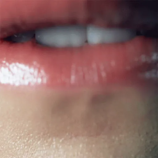 🫦💋🤣Mordiendose el dedo - GIF  