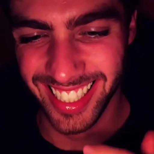 Mordiéndose el dedo 🫦😃 mov preview