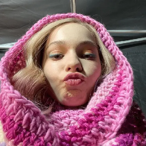 Emma Myers 