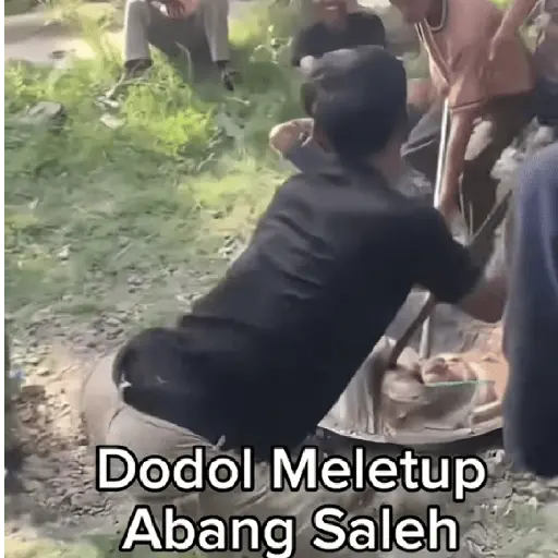 anomali tiktok meme