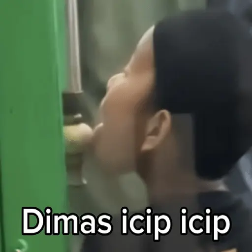 anomali tiktok meme