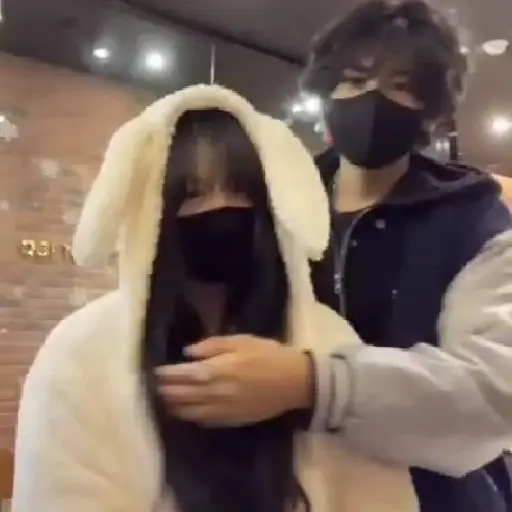 Couple Peluk Hug ❤️