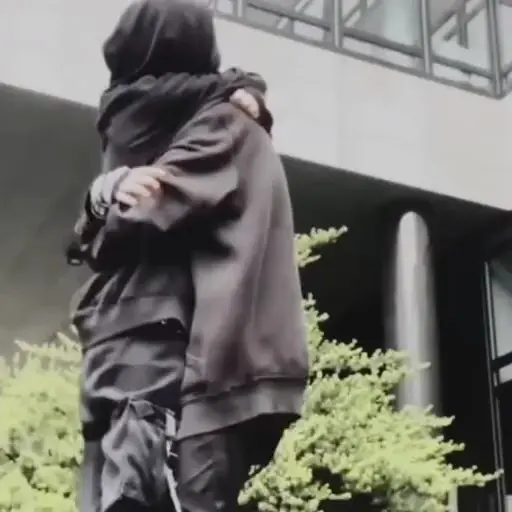 Couple Peluk Hug ❤️