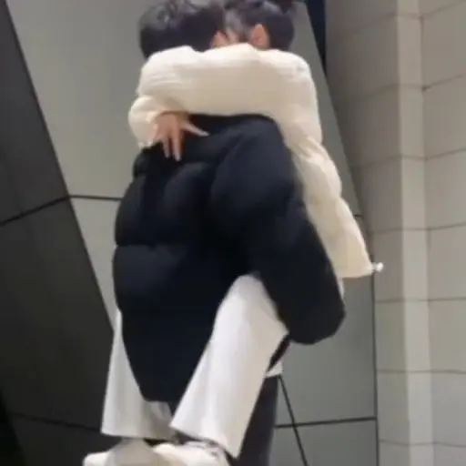 Couple Peluk Hug ❤️ preview