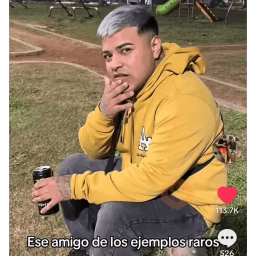 Gorda tetona sticker 29