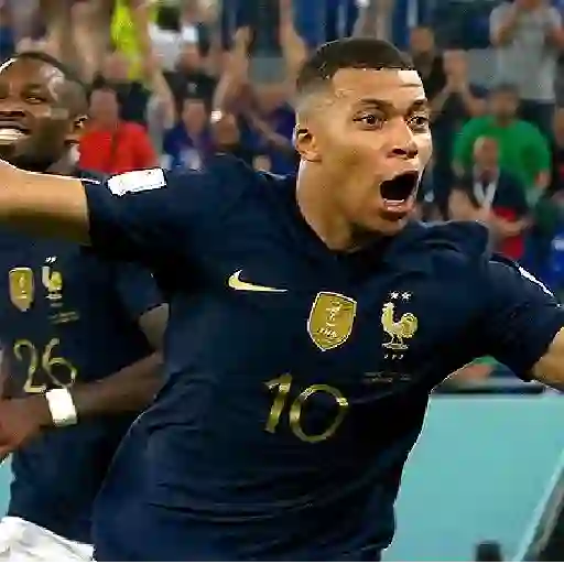 Kylian Mbappe sticker 12