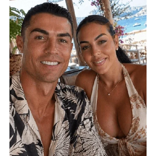 Cristiano Ronaldo & Georgina🤖💏 sticker 15