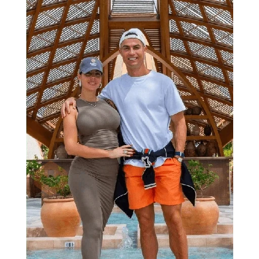 Cristiano Ronaldo & Georgina🤖💏 sticker 19