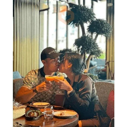 Cristiano Ronaldo & Georgina🤖💏 sticker 23