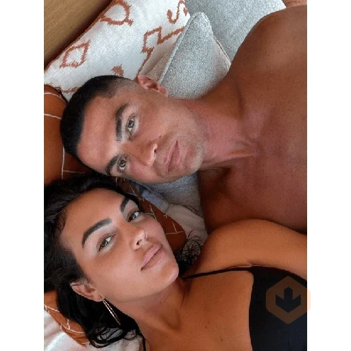 Cristiano Ronaldo & Georgina🤖💏 sticker 21