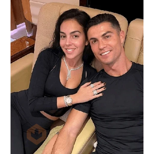 Cristiano Ronaldo & Georgina🤖💏 sticker 12