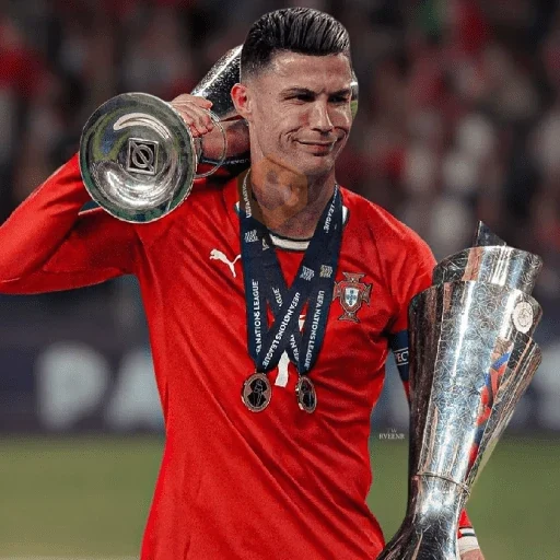 Cristiano Ronaldo | CR7 🇵🇹 sticker 13
