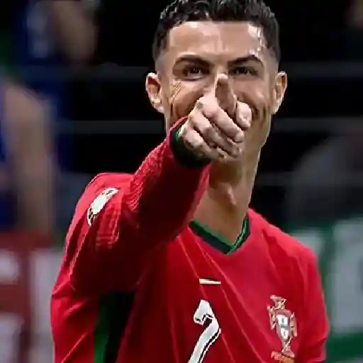 Cristiano Ronaldo | CR7 🇵🇹 sticker 17