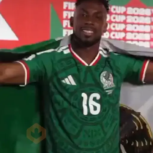 Julián Quiñones 🤫 México ⚽🥅 sticker 12