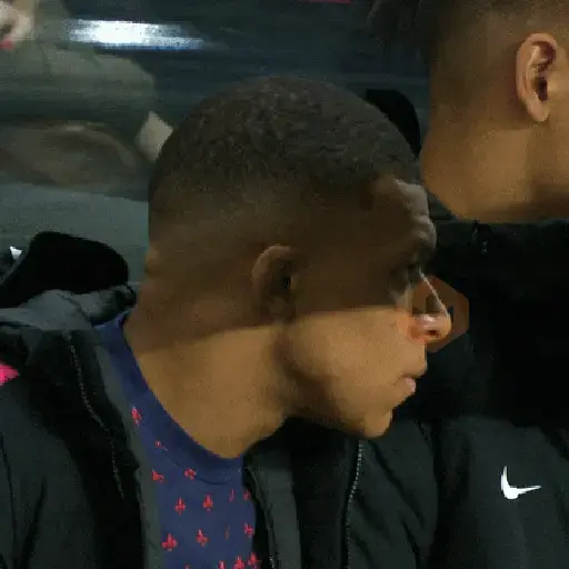 MBAPPÉ SENDO MBAPPÉ 🙋🏾‍♂️⚽ sticker 17