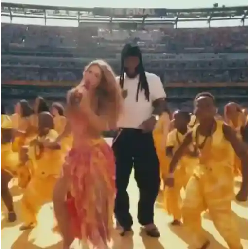 Shakira y BTS mundial clausura sticker 17