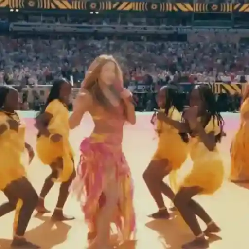 Shakira y BTS mundial clausura sticker 16