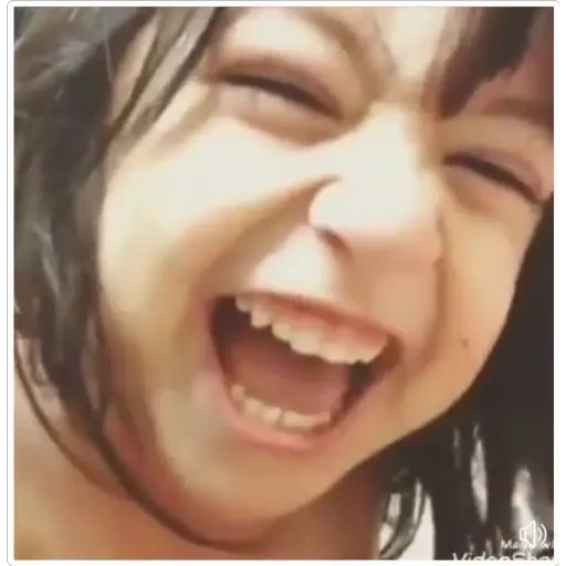 4.9 Risa