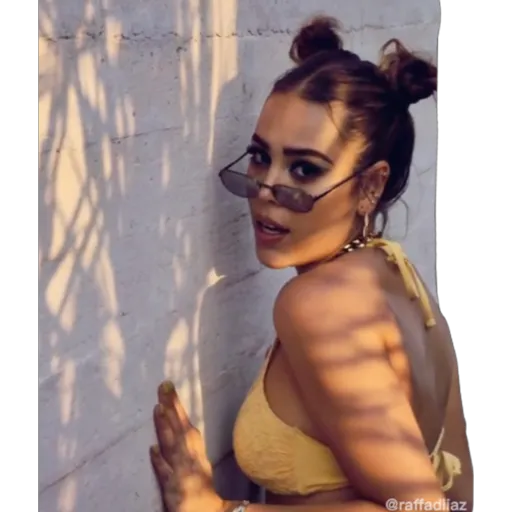 Sola • Danna Paola