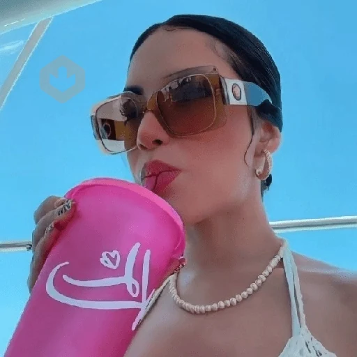 Mood: Kimberly Loaiza 💄💅🏻 sticker 14