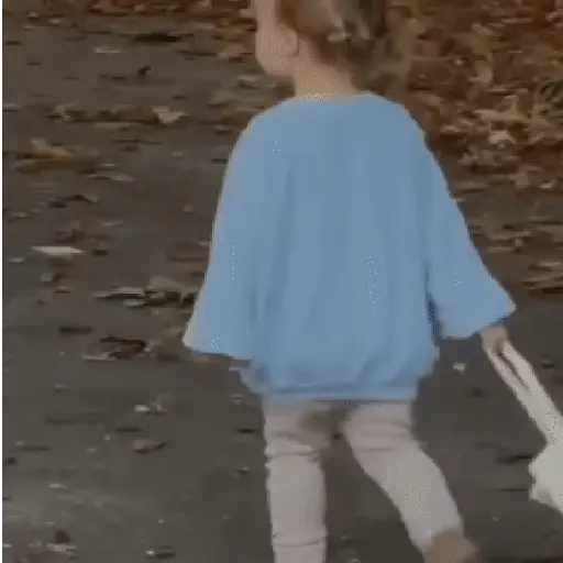 anak kecil GIFs 
