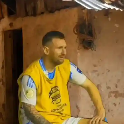 😕Messi llorando😭 memes 😕 
