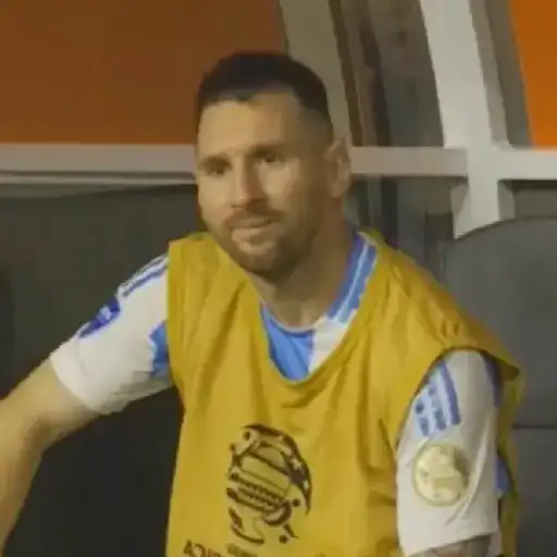 😕Messi llorando😭 memes 😕 
