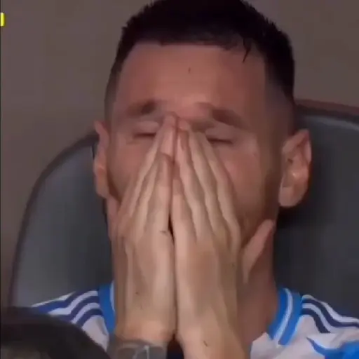 😕Messi llorando😭 memes 😕 
