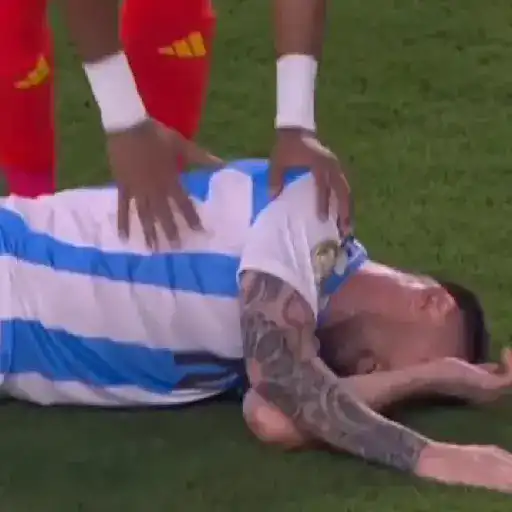 😕Messi llorando😭 memes 😕 
 preview