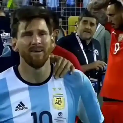 😕Messi llorando😭 memes 😕 
