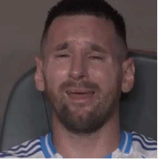 😕Messi llorando😭 memes 😕 
