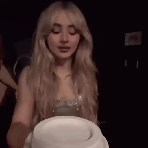 Sabrina Carpenter 
