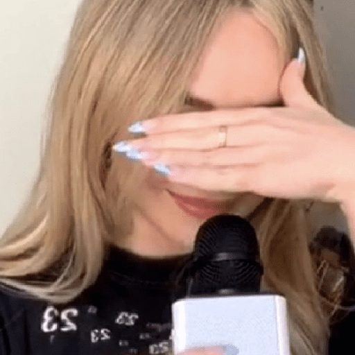 Sabrina Carpenter 
