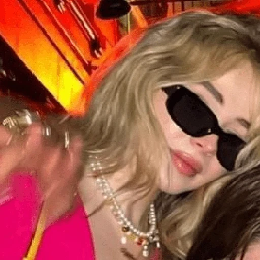 Sabrina Carpenter 

