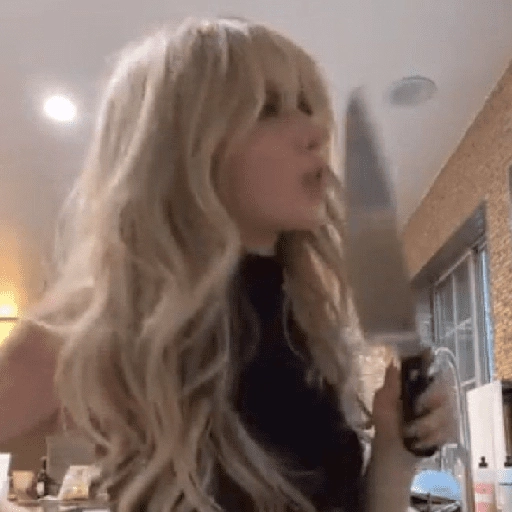 Sabrina Carpenter 
 preview
