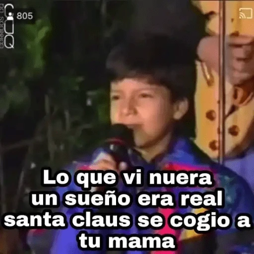 Santa Claus le dio un 💋 a mamá  
