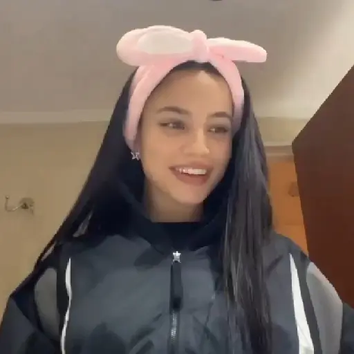 emilia mernes•𝗉𝗂𝗉𝗎.𝗆𝗉3🛍️ 
