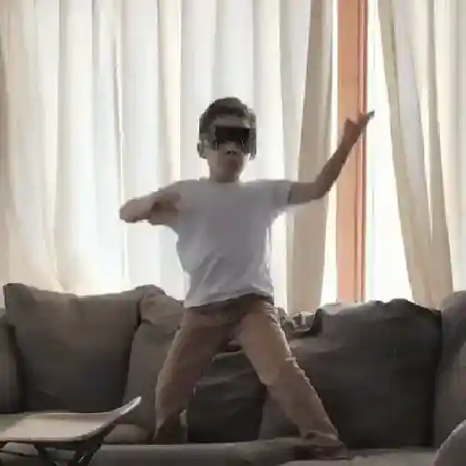 Gavin Tomas 😎 
