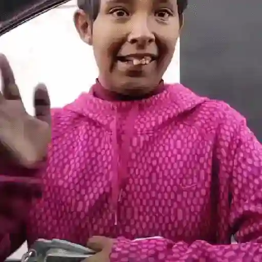 🔥 La pelona del celular📲