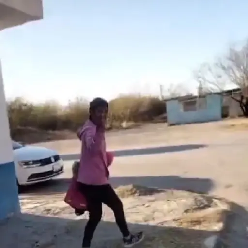 🔥 La pelona del celular📲