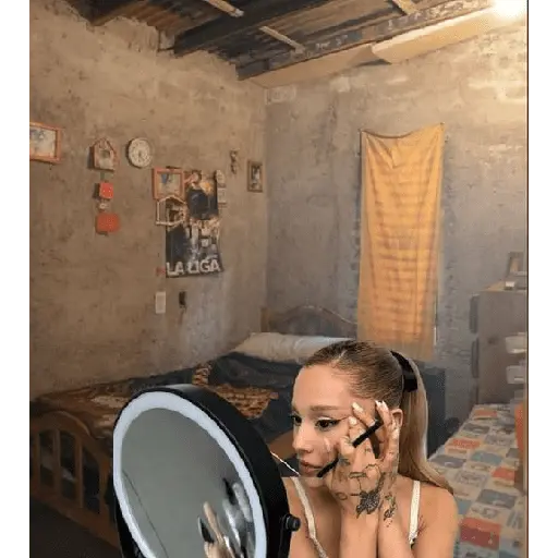 Ariana Grande Latin News
