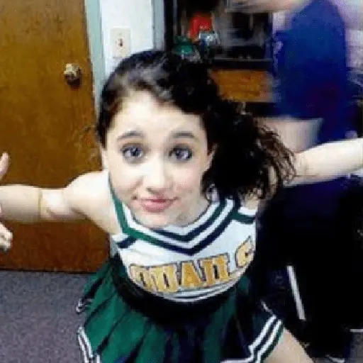 Ariana Grande Latin News