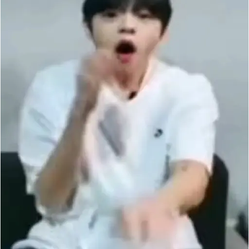 K-pop. | @ocenferios  𝐇aki.