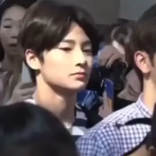 K-pop. | @ocenferios  𝐇aki.
