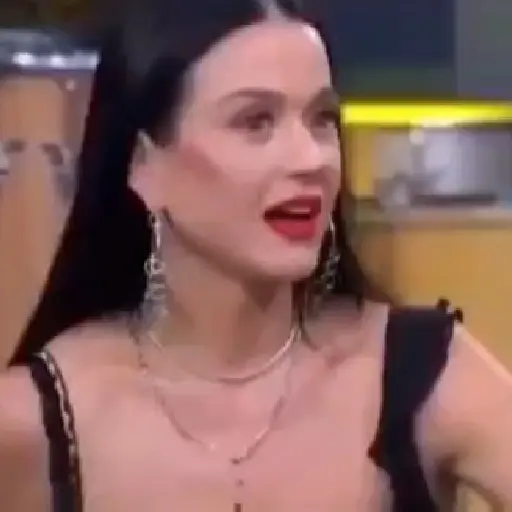 Nicole Louise e Katy Perry